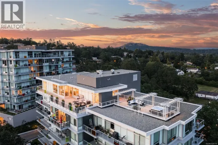 PH902 4009 Rainbow Hill Lane, Saanich