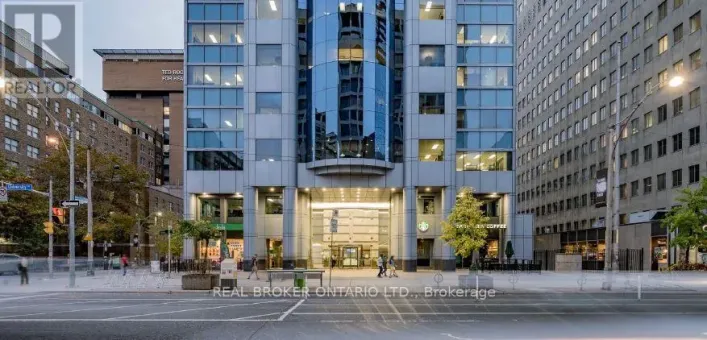 R1-2 - 525 UNIVERSITY AVENUE, Toronto