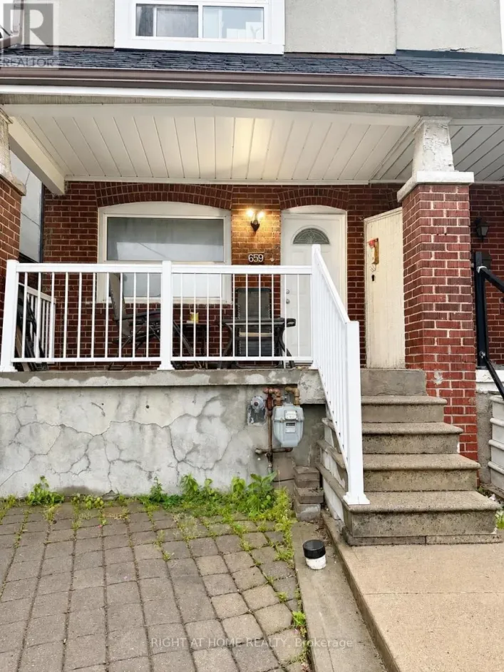 REAR APARTMENT - 659 OLD WESTON ROAD, Toronto