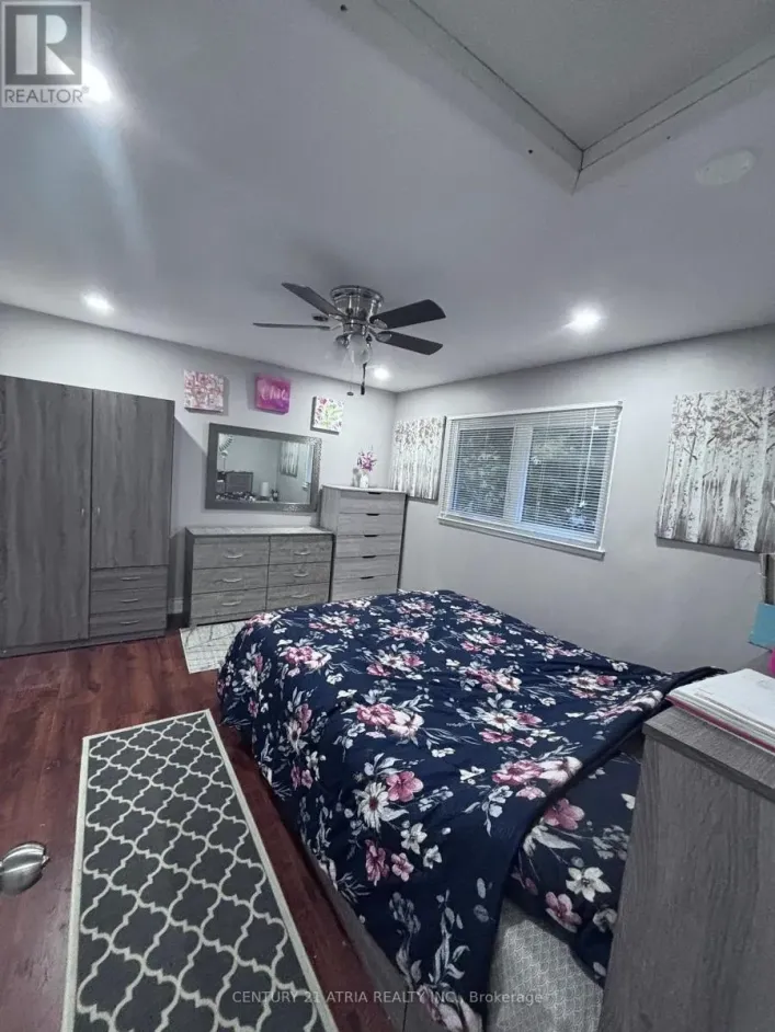 ROOM 1 - 18 STAVELEY CRESCENT, Brampton