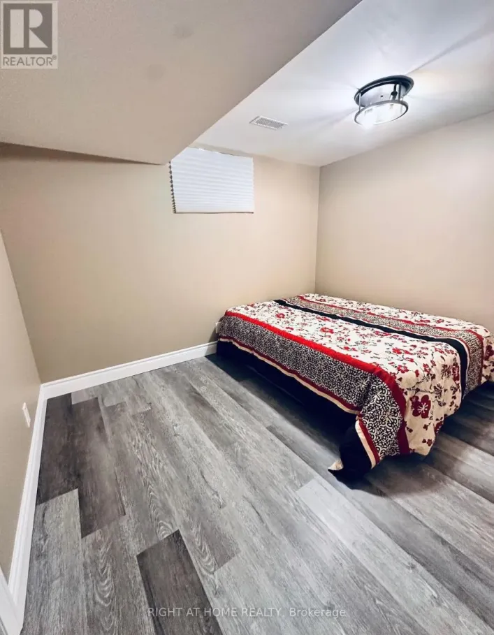 ROOM 1 - 30 MAROWYNE DRIVE, Toronto