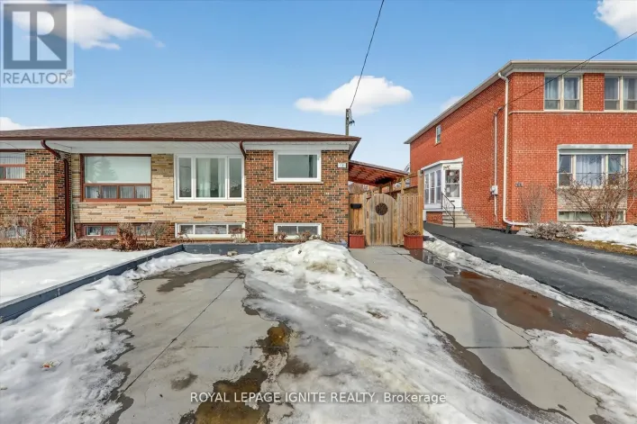 ROOM - 12 KANARICK CRESCENT, Toronto