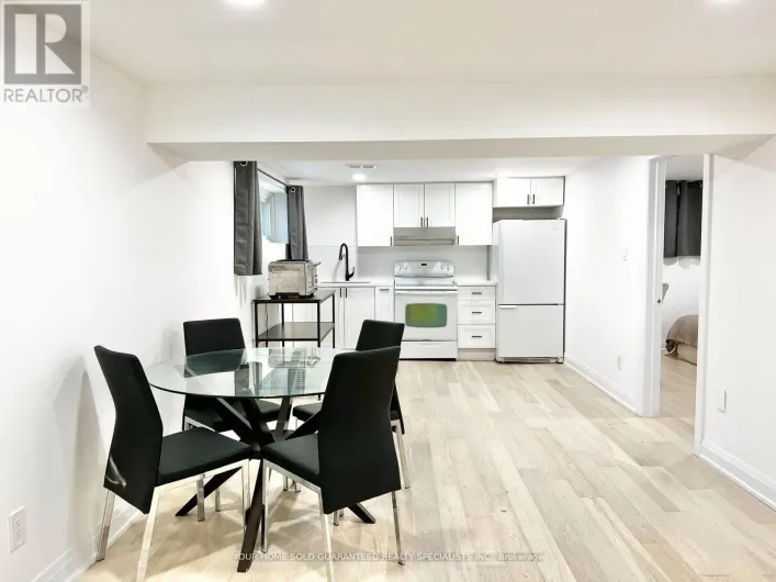 ROOM 2 - 2 PANNAHILL ROAD, Toronto