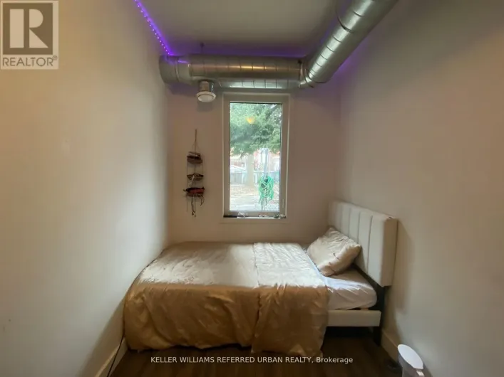 ROOM 3 - 344 BARTLETT AVENUE N, Toronto