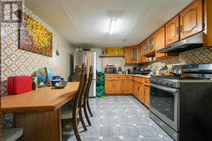 ROOM #3 - 674 ABANA ROAD, Mississauga
