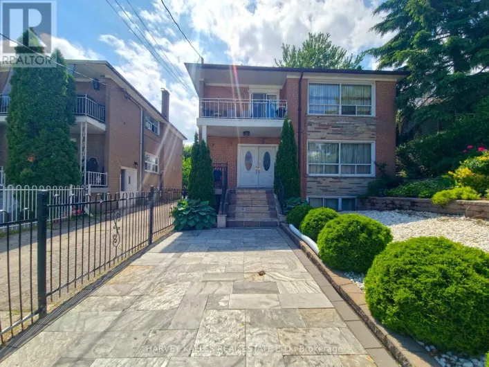 ROOM # 3 - 8 MEDFORD AVENUE, Toronto