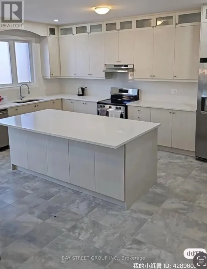 ROOM - 49 BUD LEGGETT CRES CRESCENT, Georgina