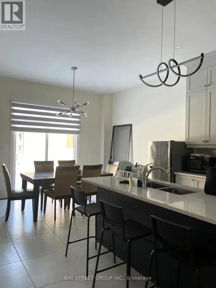 ROOM - 56 BUD LEGGETT CRES CRESCENT, Georgina