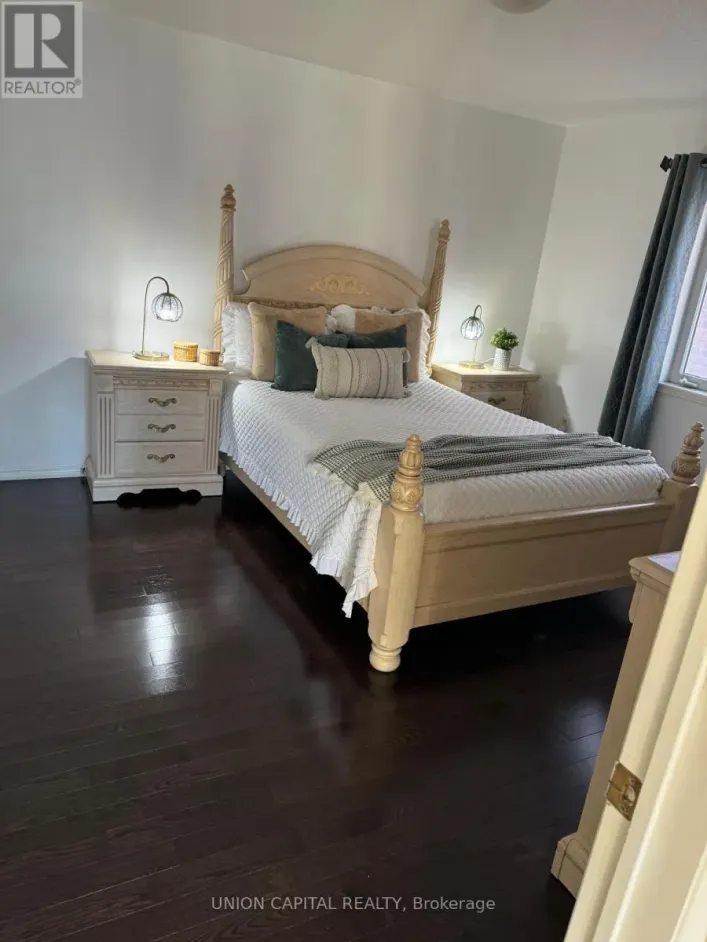 ROOM B - 21 DENBURY COURT, Whitby
