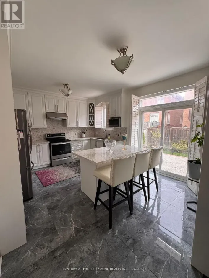 ROOM B - 33 GAMSON CRESCENT, Brampton