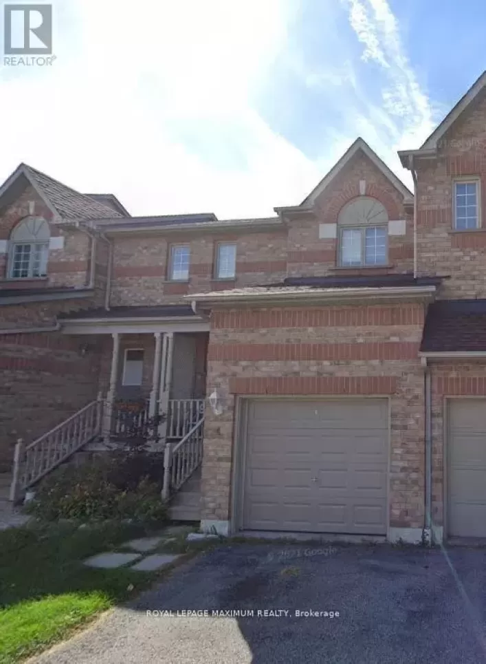 ROOM FOR RENT - 4 MURPHY LANE, Ajax