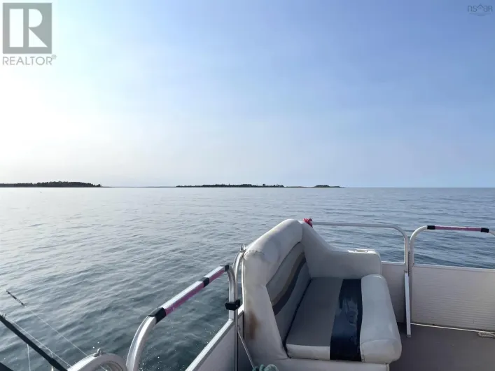House for sale: Saddle Island and Associated Lot, Malagash Point