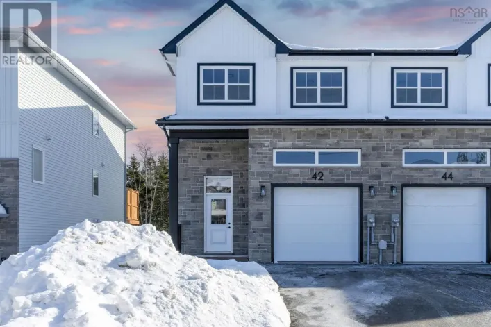 SMD-5A 42 Simona Drive, Dartmouth