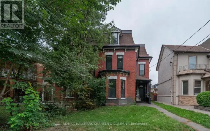 STUDIO - 208 DOVERCOURT ROAD, Toronto