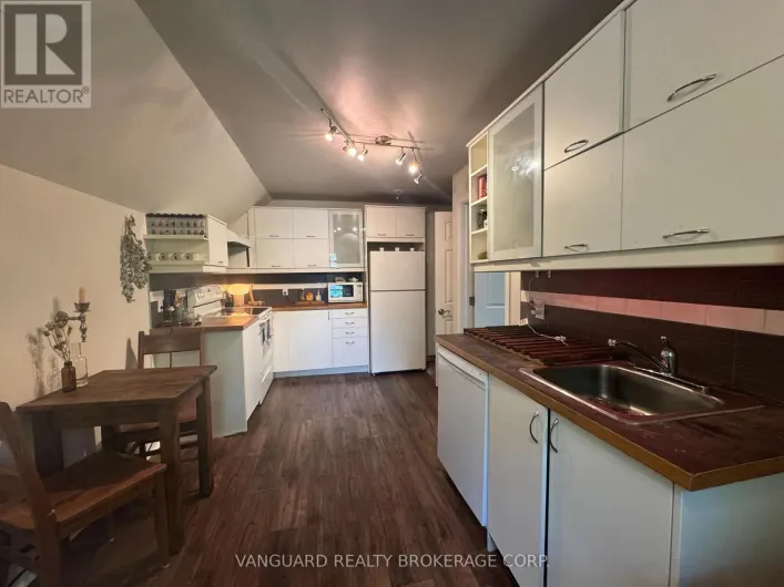 STUDIO - 76 WELLINGTON STREET, New Tecumseth