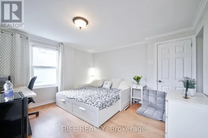 STUDIO UNIT - 239 CRESTWOOD ROAD, Vaughan