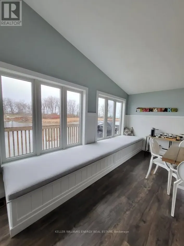 SUITE 2 - 153 WELLINGTON MAIN STREET, Prince Edward County