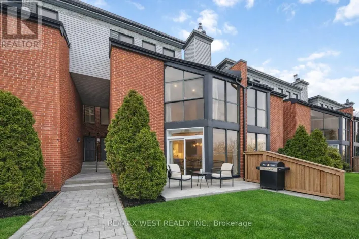 TH #10 - 100 ARBORS LANE, Vaughan