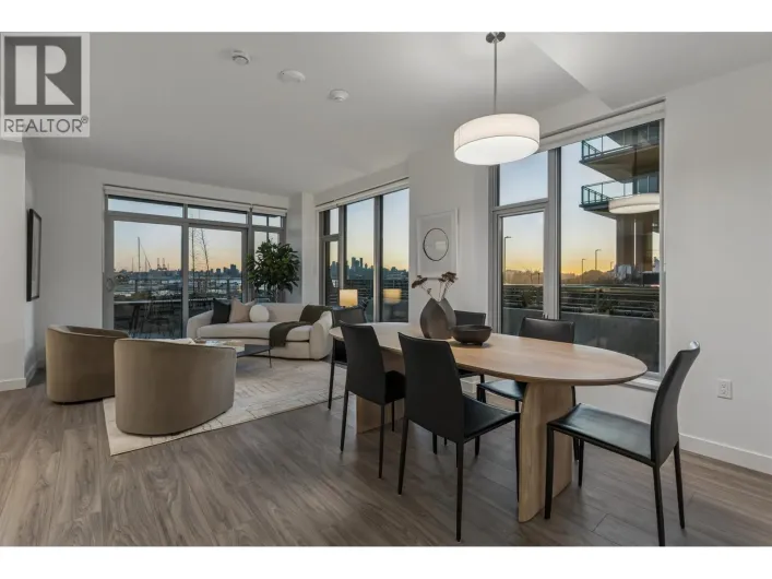 TH 112 755 HARBOURSIDE DRIVE, North Vancouver