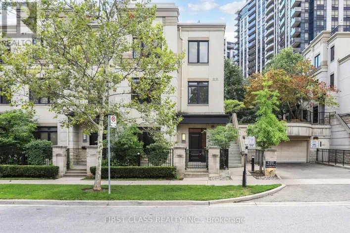 TH 28 - 9 OAKBURN CRESCENT, Toronto