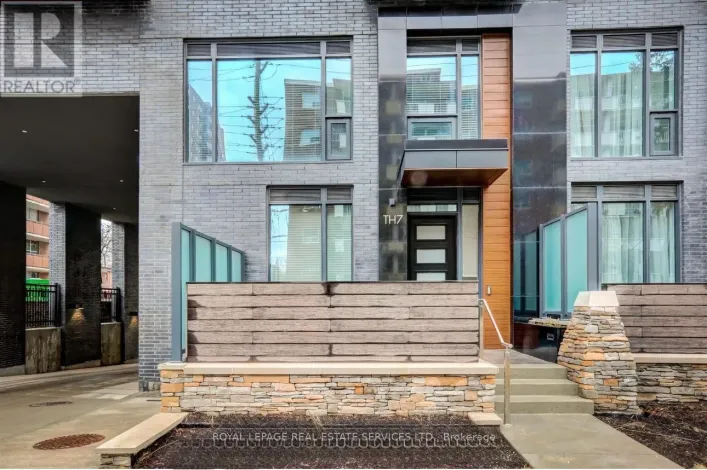 TH07 - 21 PARK STREET E, Mississauga