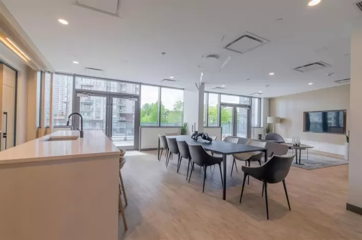 TH1 10448 UNIVERSITY DRIVE, Surrey