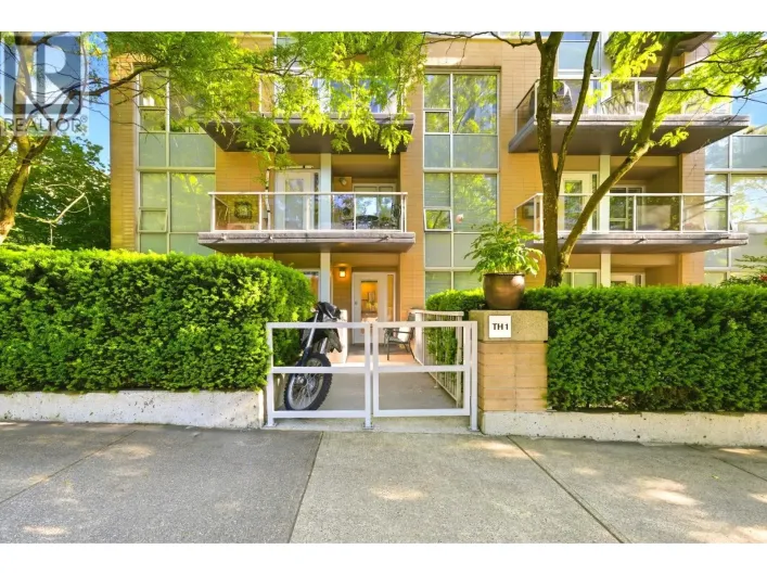 TH1 1288 CHESTERFIELD AVENUE, North Vancouver