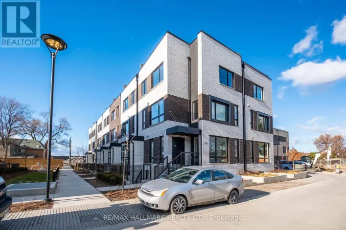 TH1 - 40 ED CLARK GARDENS, Toronto