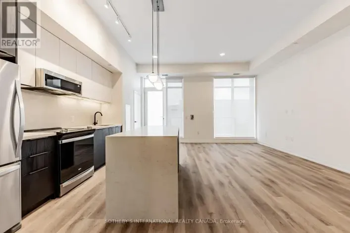 TH#101 - 5 YORK GARDEN WAY, Toronto