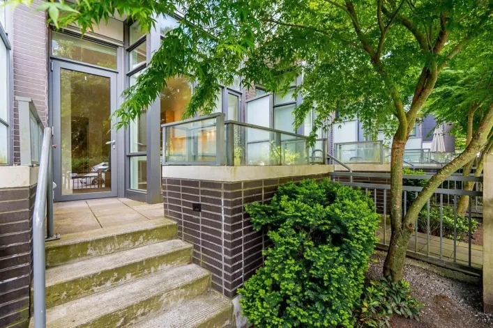 Row / Townhouse for sale: TH103 13438 CENTRAL AVENUE, Surrey