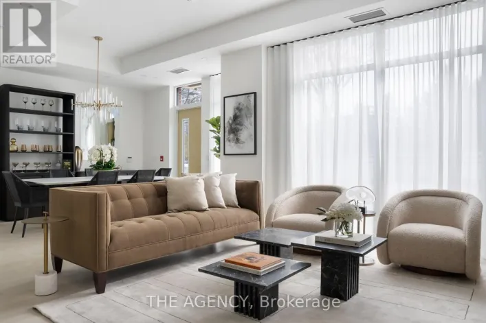 TH121 - 259 THE KINGSWAY, Toronto