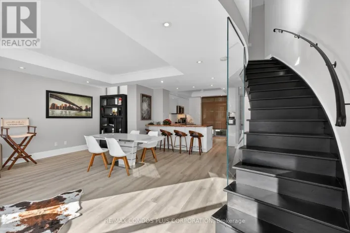 TH125 - 5 MARINE PARADE DRIVE, Toronto