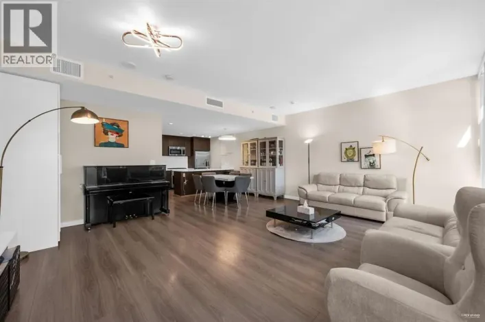 TH16 8677 CAPSTAN WAY, Richmond