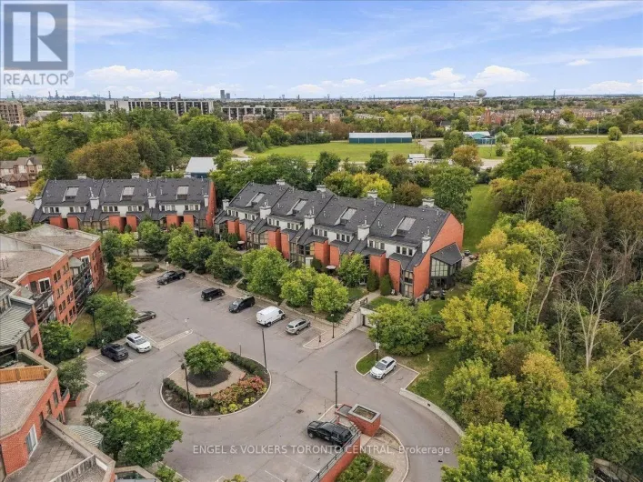 TH18 - 100 ARBORS LANE, Vaughan