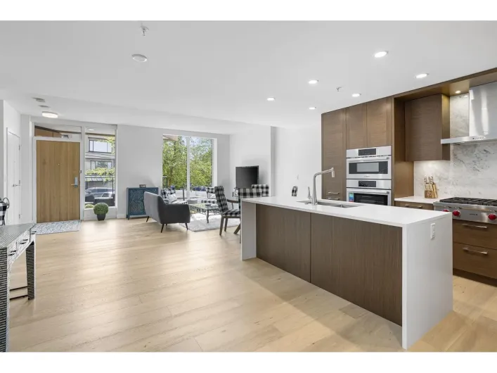 TH3 1439 GEORGE STREET, White Rock