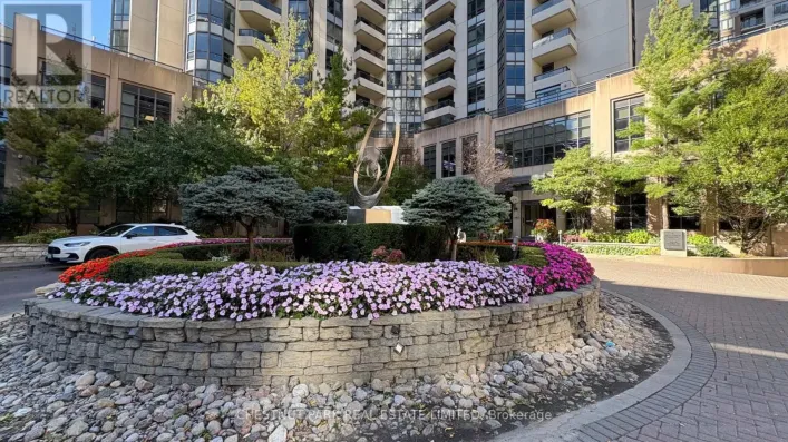TH3 - 500 DORIS AVENUE, Toronto