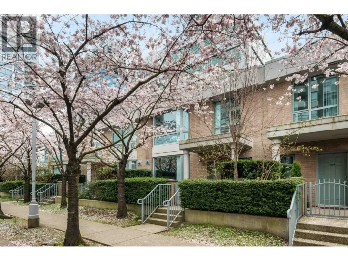 TH4 1889 ROSSER AVENUE, Burnaby