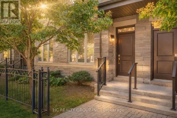 TH6 - 225 SOUTH PARK ROAD, Markham