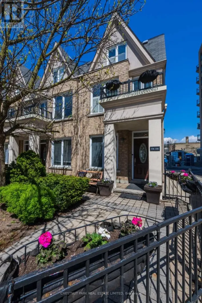 TH8 - 140 BATHURST STREET, Toronto