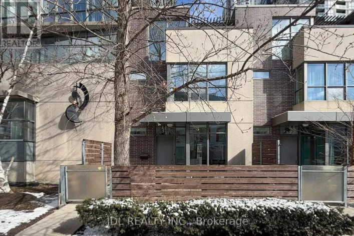 TH8 - 31 BRUNEL COURT, Toronto