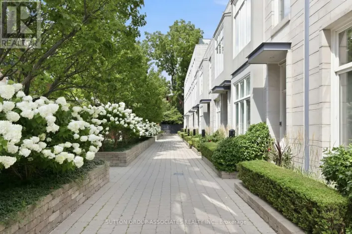 TH9 - 385 BRUNSWICK AVENUE, Toronto