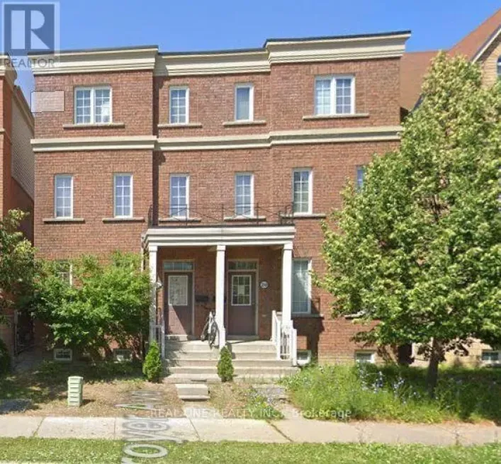 THIRD FLOOR ROOMS - 18 TROYER AVENUE, Toronto