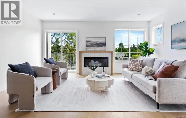 U8 3907 Cedar Hill Rd, Saanich