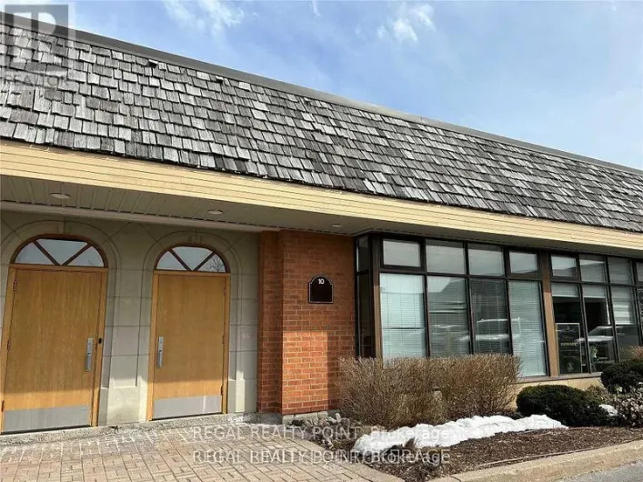 UNIT 10 - 35 WEST PEARCE STREET, Richmond Hill