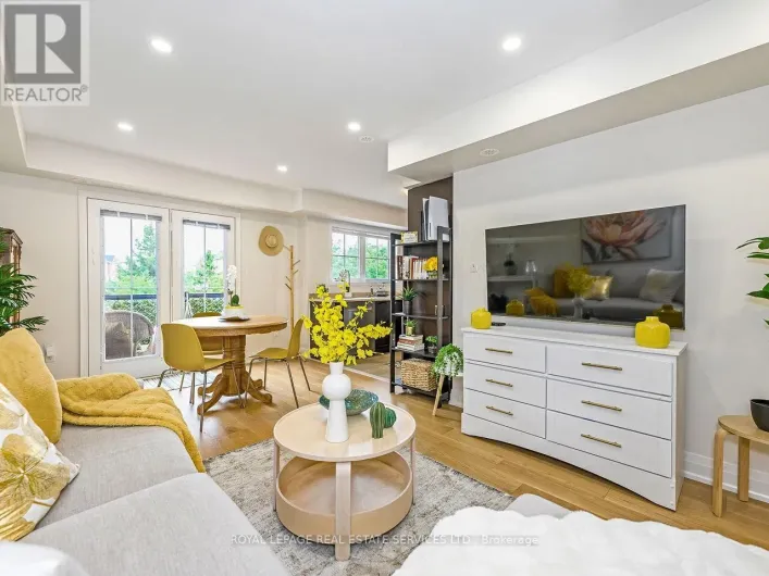 UNIT 12 - 19 HAYS BOULEVARD, Oakville