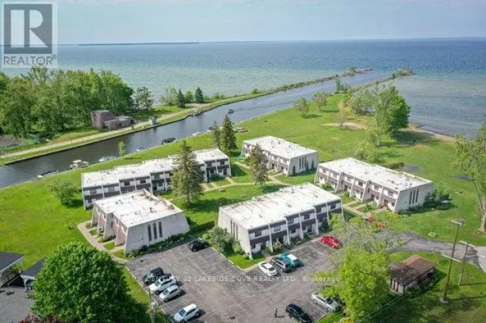 UNIT 14 - 1 PARADISE BOULEVARD, Ramara