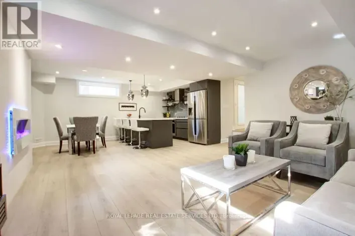 UNIT 2 - 164 MAURICE DRIVE, Oakville