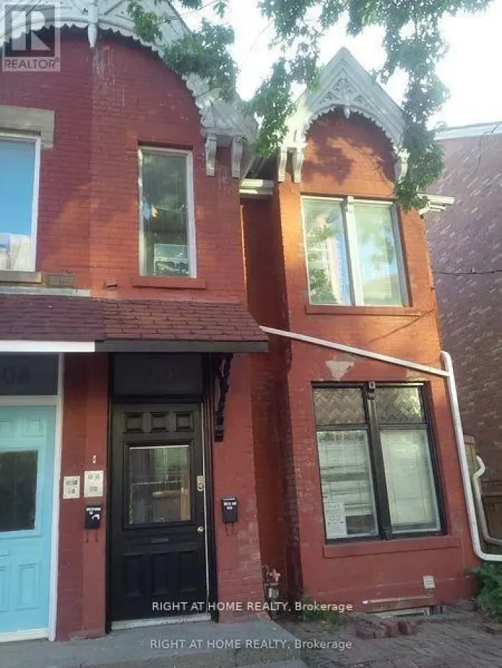 UNIT 2 - 210 MCCAUL STREET, Toronto