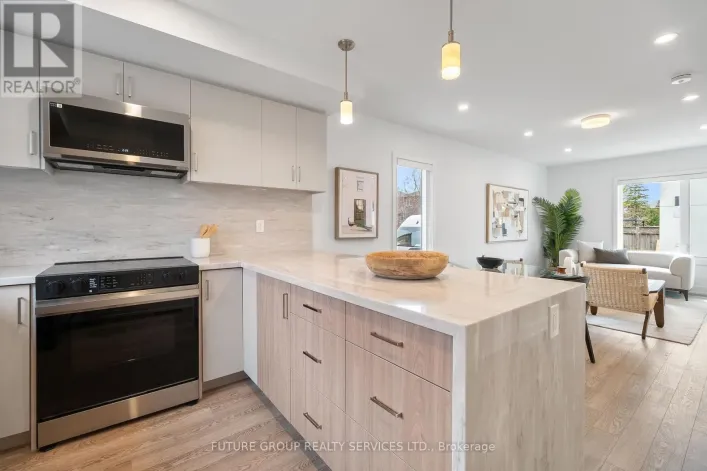 UNIT 2 - 34 POPLAR AVENUE, Toronto