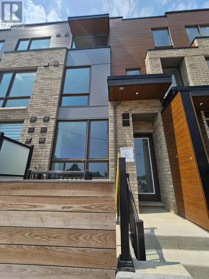 UNIT 2 (UPPER) - 70 GREEN GARDENS BOULEVARD, Toronto